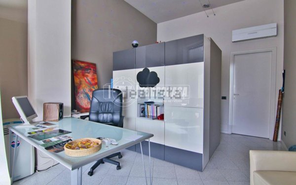 negozio in vendita a Novara in zona zona San Martino