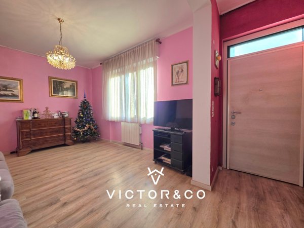 casa indipendente in vendita a Novara in zona Vignale