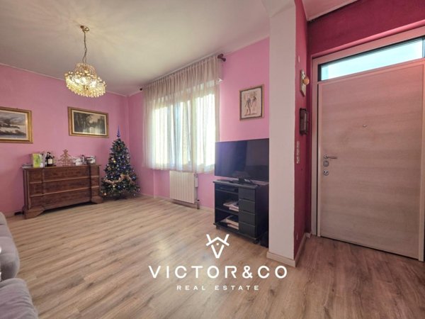 casa indipendente in vendita a Novara in zona Vignale