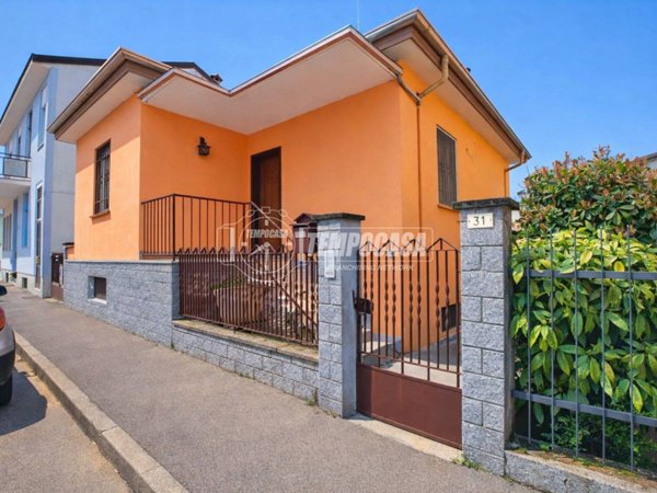 casa indipendente in vendita a Novara in zona zona Bicocca