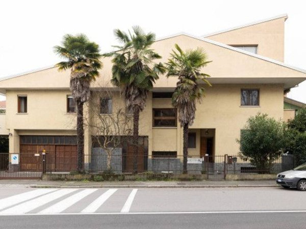 casa indipendente in vendita a Novara in zona zona Sacro Cuore
