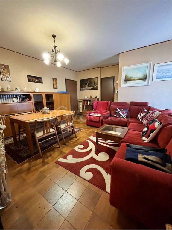 appartamento in vendita a Novara in zona Pernate