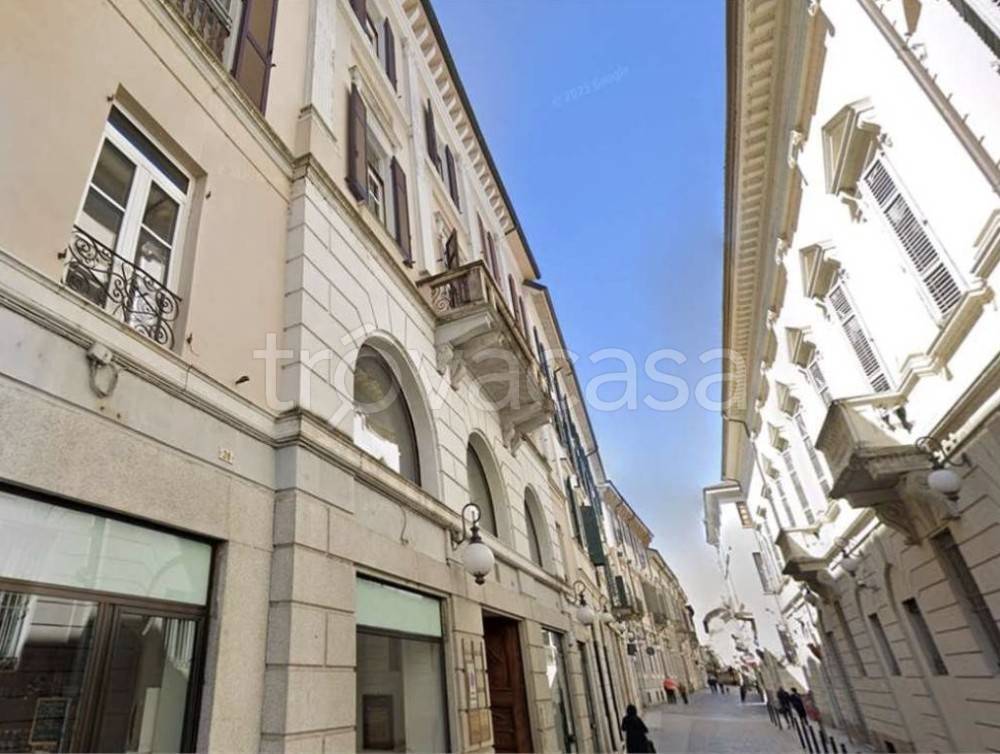 appartamento in vendita a Novara in zona Centro Città