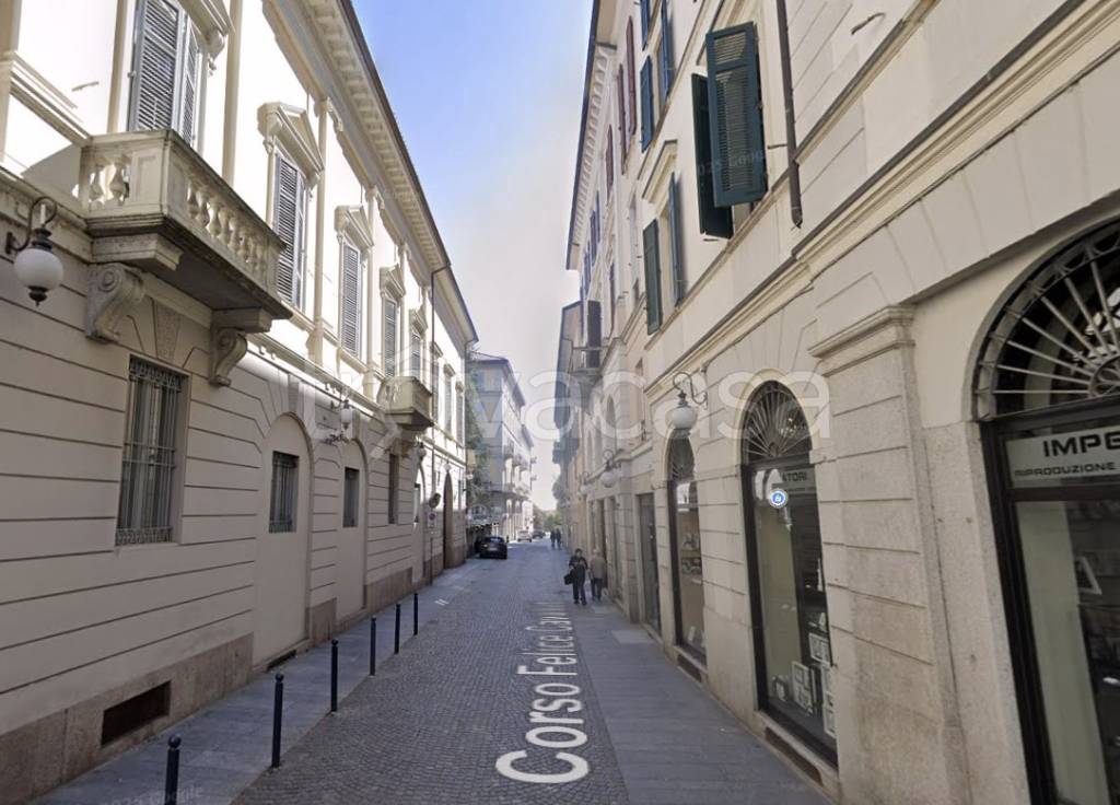 appartamento in vendita a Novara in zona Centro Città