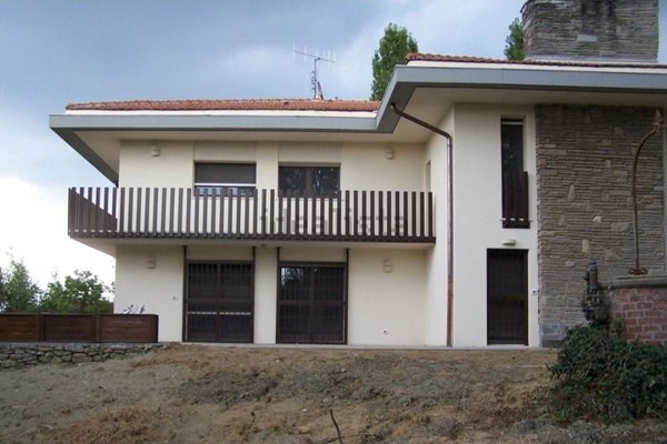 casa indipendente in vendita a Novara in zona Veveri