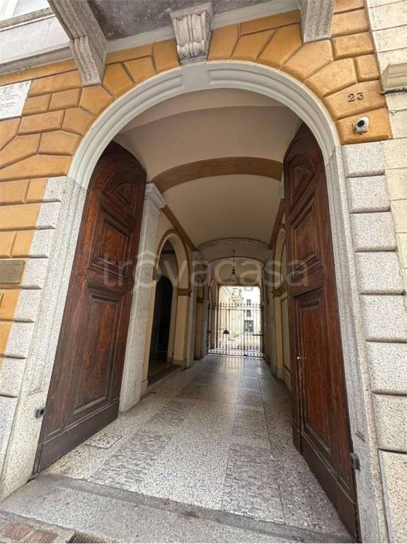 appartamento in vendita a Novara in zona Centro Città