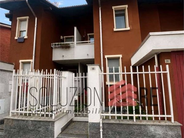 casa indipendente a Novara in zona zona Cittadella - Villaggio Dalmazia