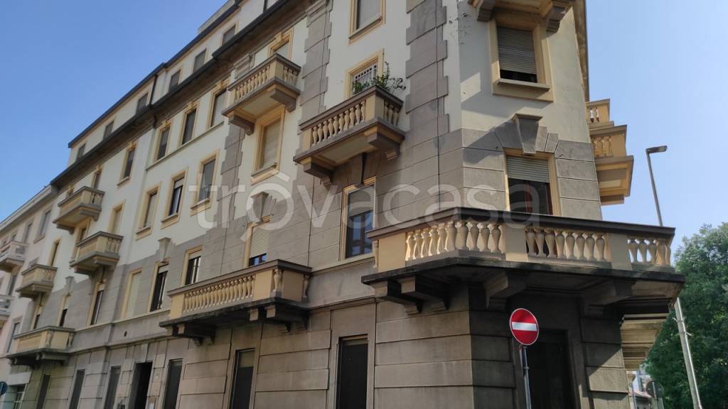 ufficio in vendita a Novara in zona Centro Città