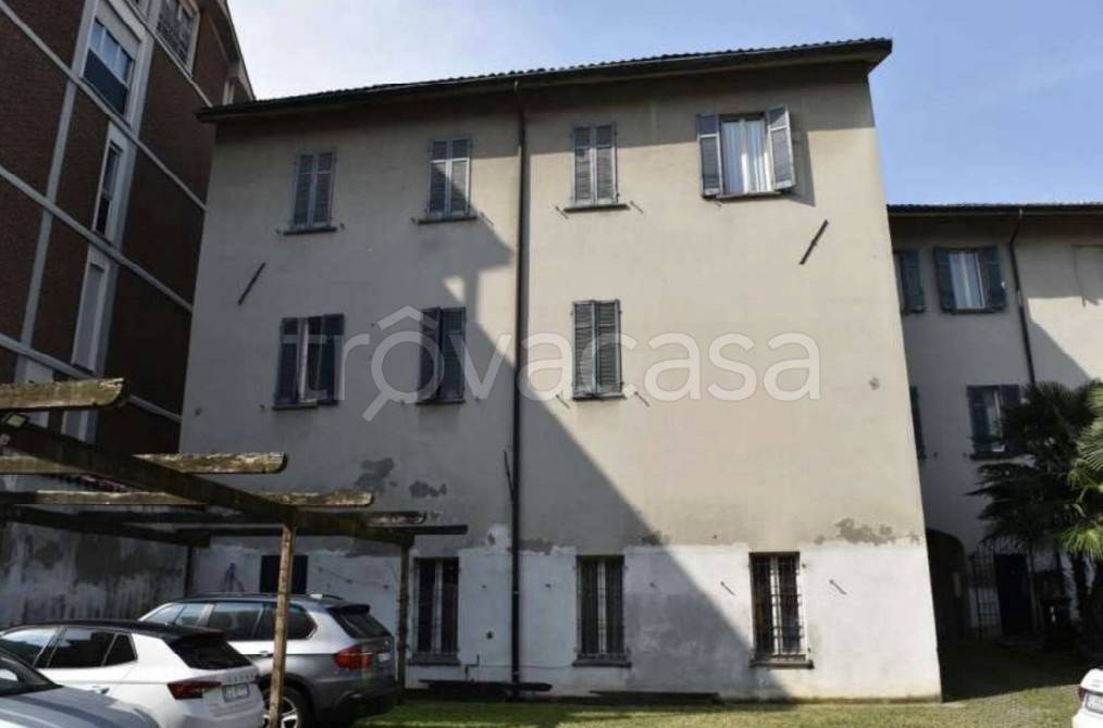 appartamento in vendita a Novara in zona Centro Città