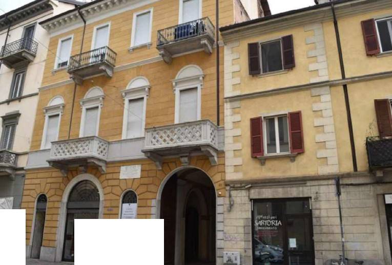 appartamento in vendita a Novara in zona Centro Città