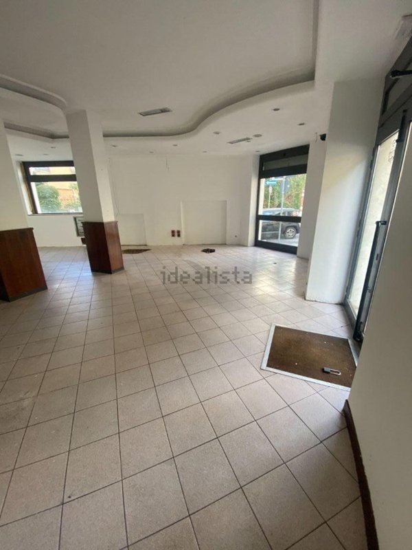 locale commerciale in vendita a Novara in zona Corso Torino