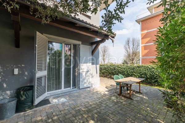 casa indipendente in vendita a Novara in zona zona Bicocca