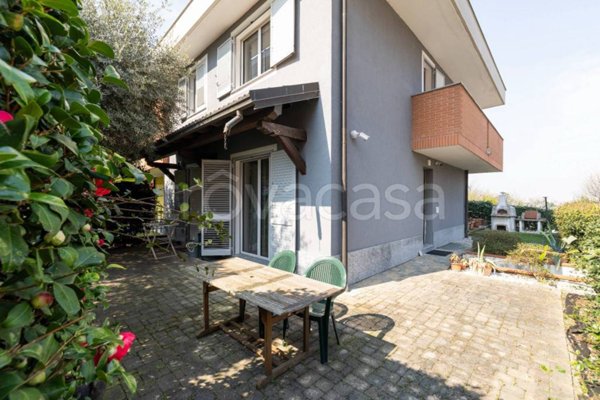 casa indipendente in vendita a Novara in zona zona Bicocca