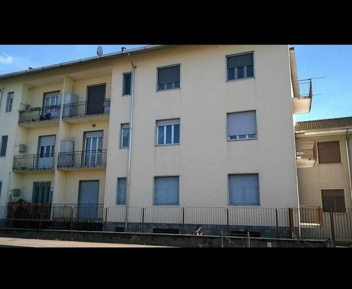 appartamento in vendita a Novara in zona Pernate