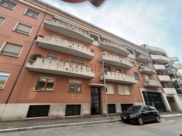appartamento in vendita a Novara in zona zona Sacro Cuore