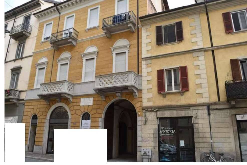 appartamento in vendita a Novara in zona Centro Città