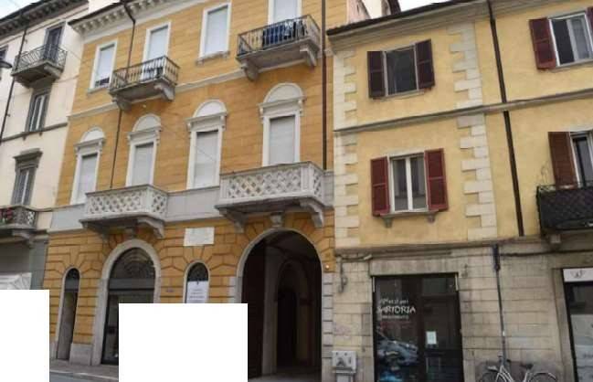 appartamento in vendita a Novara in zona Centro Città
