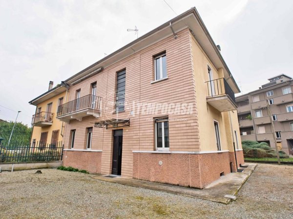casa indipendente in vendita a Novara in zona Zona Santa Rita