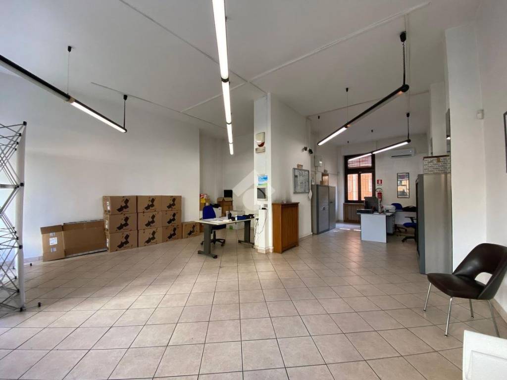 ufficio in vendita a Novara in zona Centro Città