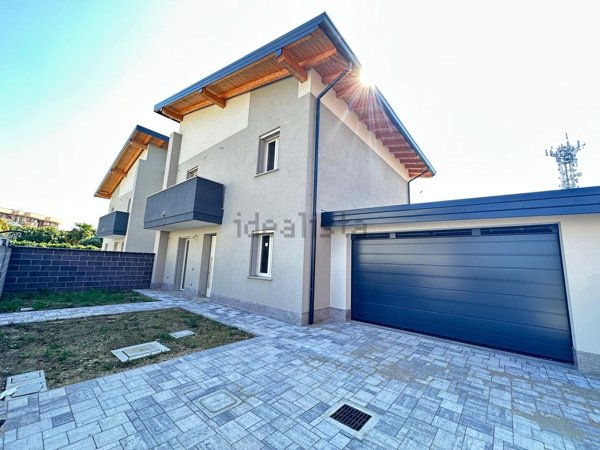 casa indipendente in vendita a Novara in zona zona Sant'Andrea - San Rocco