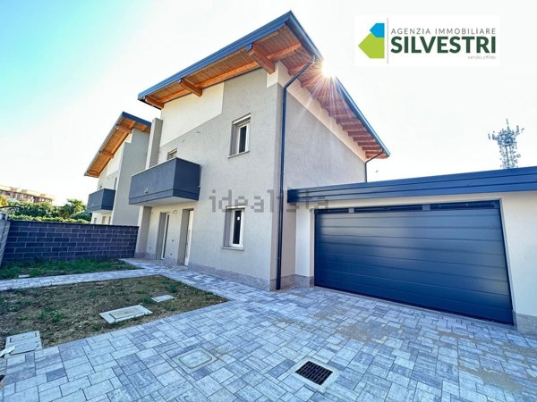 casa indipendente in vendita a Novara in zona zona Sant'Andrea - San Rocco