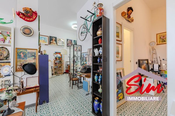 locale commerciale in vendita a Novara in zona zona Porta Mortara