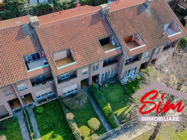 casa indipendente in vendita a Novara in zona Veveri