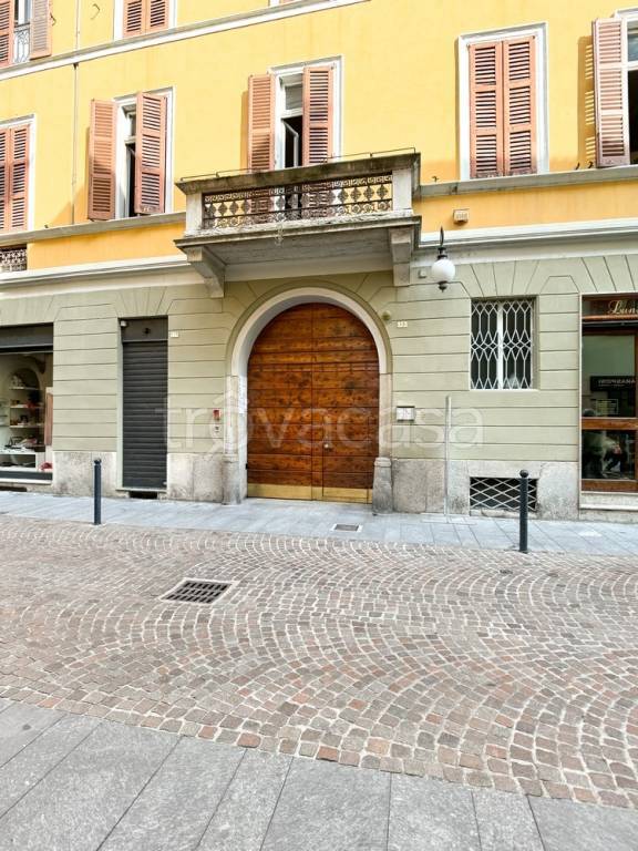 appartamento in vendita a Novara in zona Centro Città