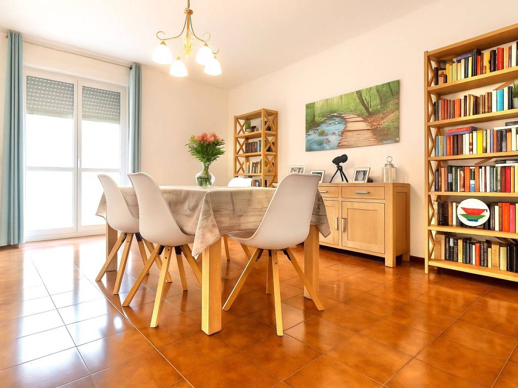 appartamento in vendita a Novara in zona Veveri