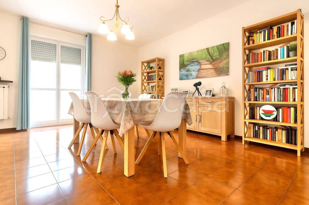 appartamento in vendita a Novara in zona Veveri