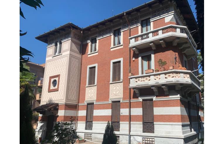 casa indipendente in vendita a Novara