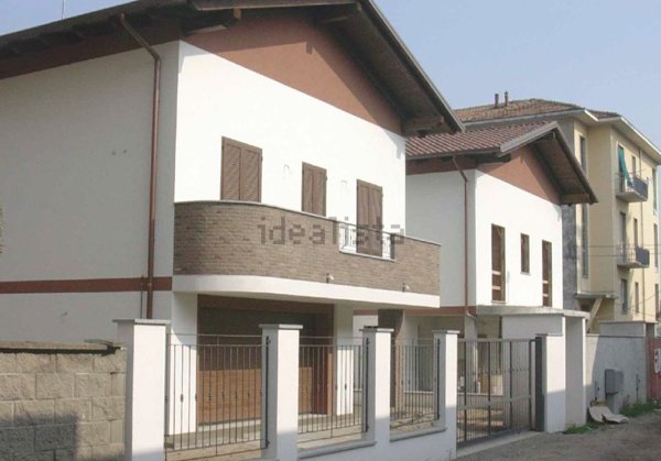 casa indipendente in vendita a Novara in zona zona Sant'Agabio