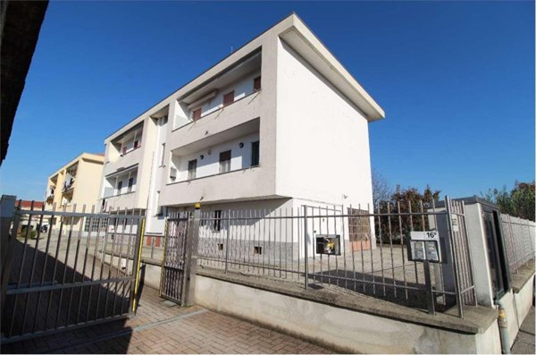 appartamento in vendita a Novara in zona Veveri