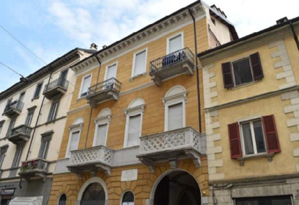 appartamento in vendita a Novara in zona Centro Città