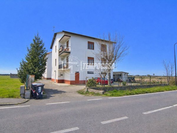 appartamento in vendita a Novara in zona Lumellogno