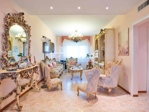 appartamento in vendita a Novara in zona zona Cittadella - Villaggio Dalmazia