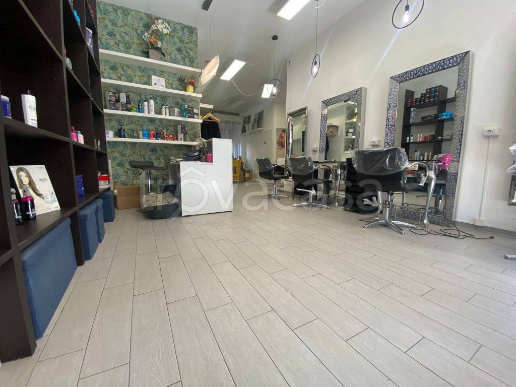 negozio in vendita a Novara in zona zona Sacro Cuore