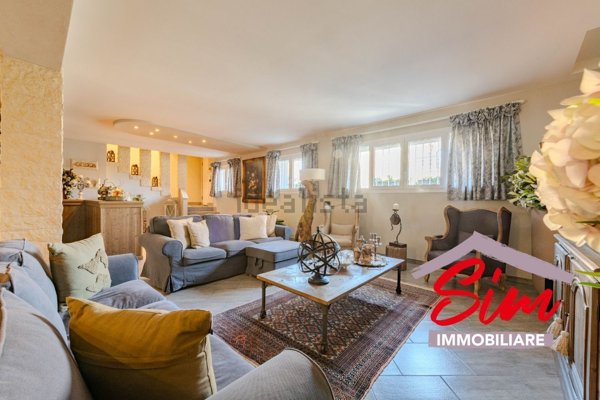 casa indipendente in vendita a Novara