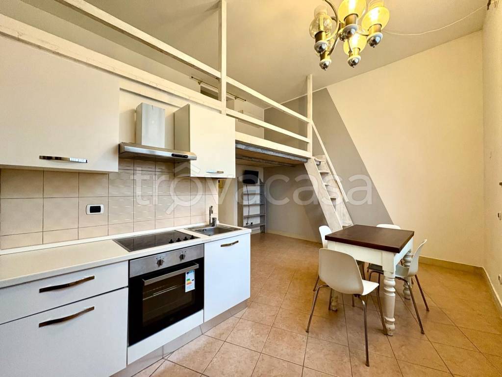 appartamento in vendita a Novara in zona Centro Città