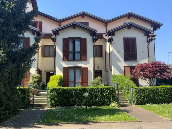 casa indipendente in vendita a Novara in zona zona Sant'Andrea - San Rocco