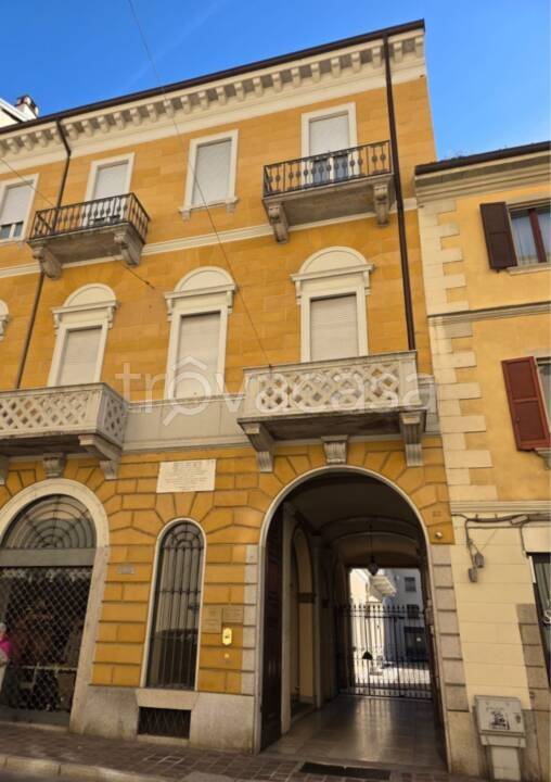 appartamento in vendita a Novara in zona Centro Città