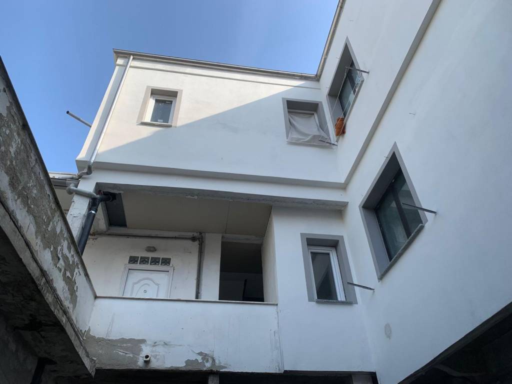 intera palazzina in vendita a Novara in zona zona Sant'Agabio