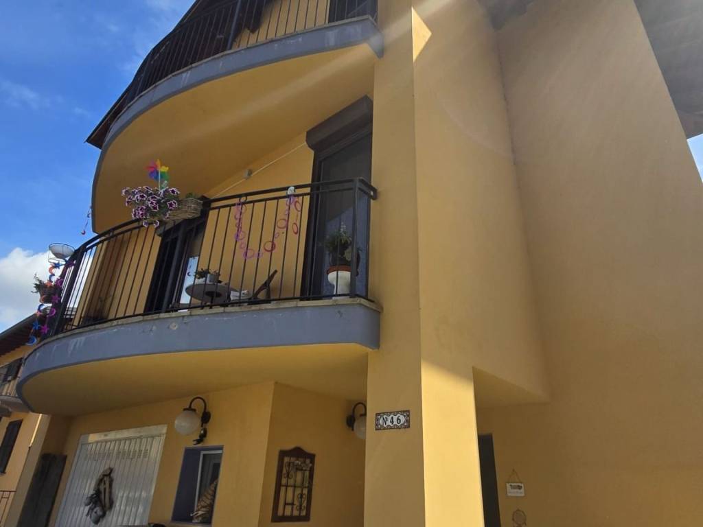 casa indipendente a Novara in zona zona Cittadella - Villaggio Dalmazia
