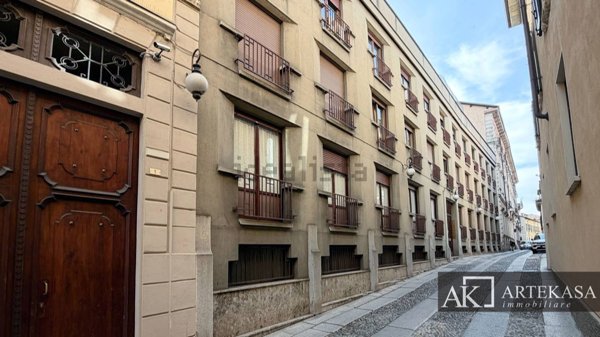 appartamento in vendita a Novara in zona Centro Città
