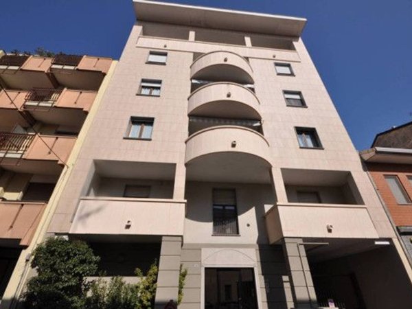 negozio in vendita a Novara in zona zona San Martino