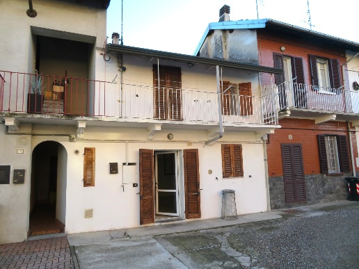 casa indipendente in vendita a Novara in zona Lumellogno