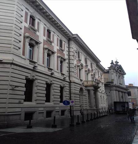 intera palazzina in vendita a Novara