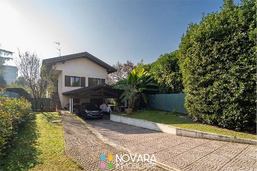 casa indipendente in vendita a Novara