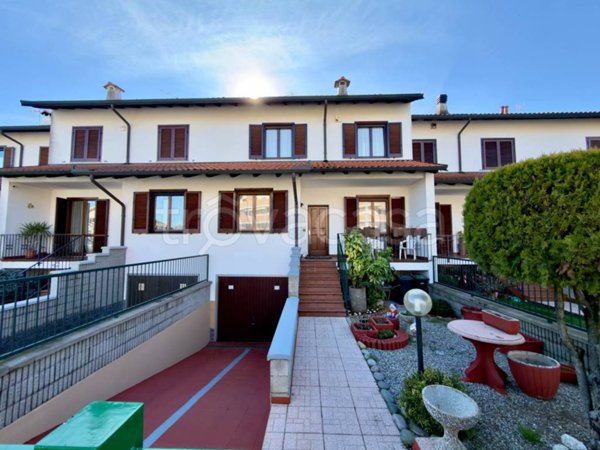 casa indipendente in vendita a Novara in zona Centro Città