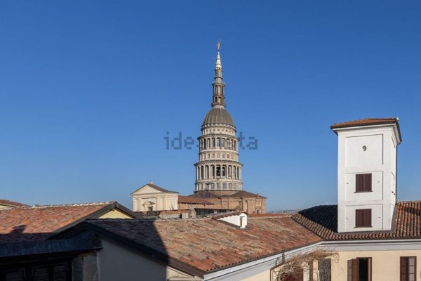 appartamento in vendita a Novara in zona Centro Città